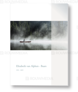 Rouwkaart met kano in de mist en balk