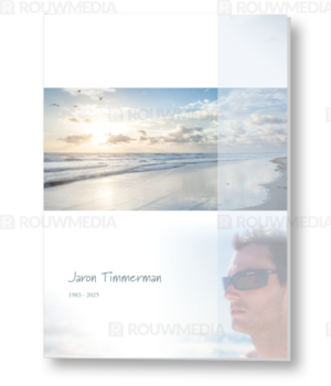 Rouwkaart met strand en portret