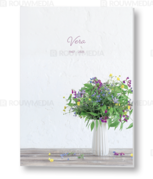 Veldbloemen in een vaas